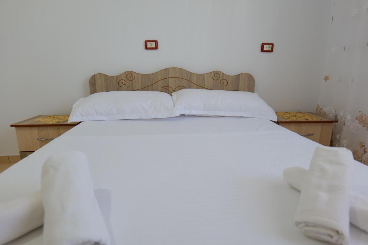 Vila Osmanaj クサミル エクステリア 写真