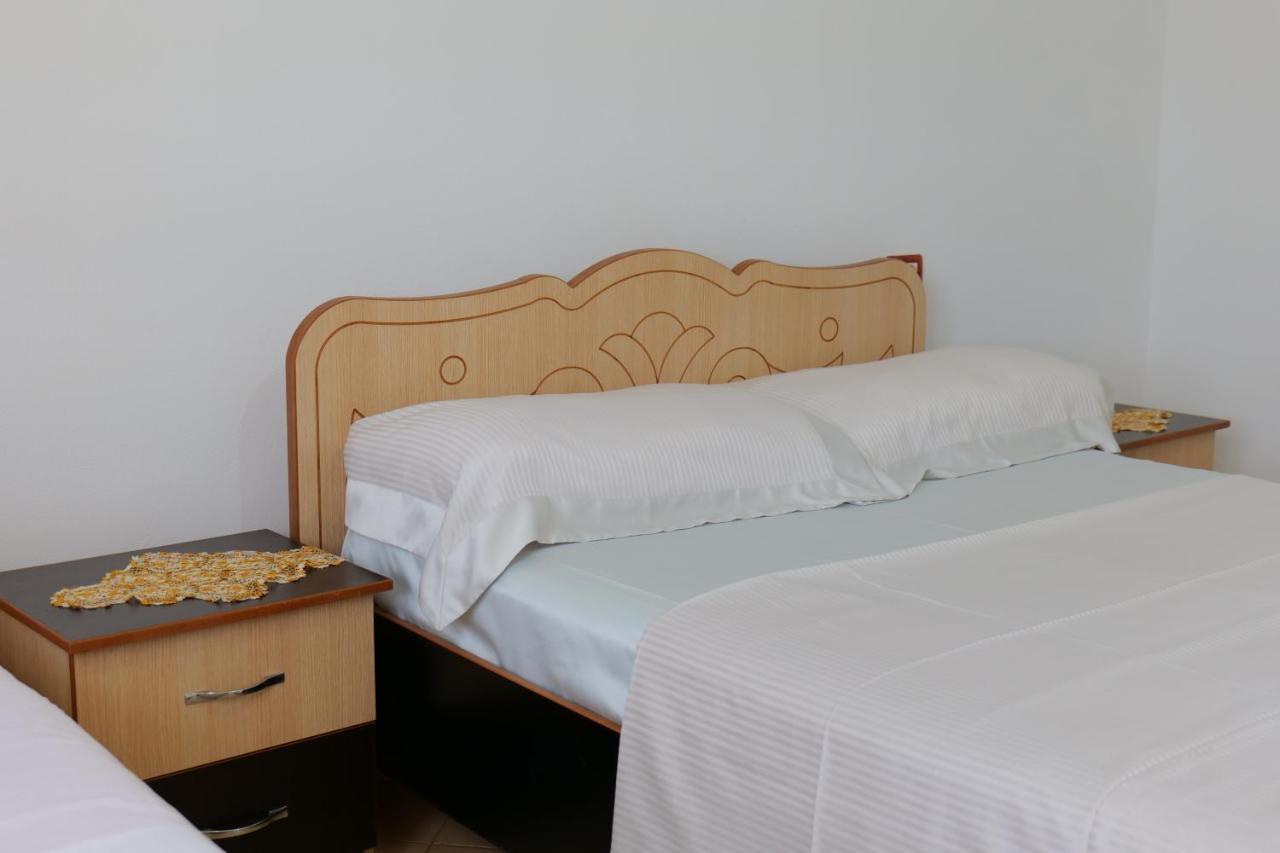 Vila Osmanaj クサミル エクステリア 写真